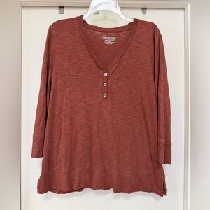 Chico’s 3 button Henley - heathered - rust - split hem / size L (Chico’s size 2)